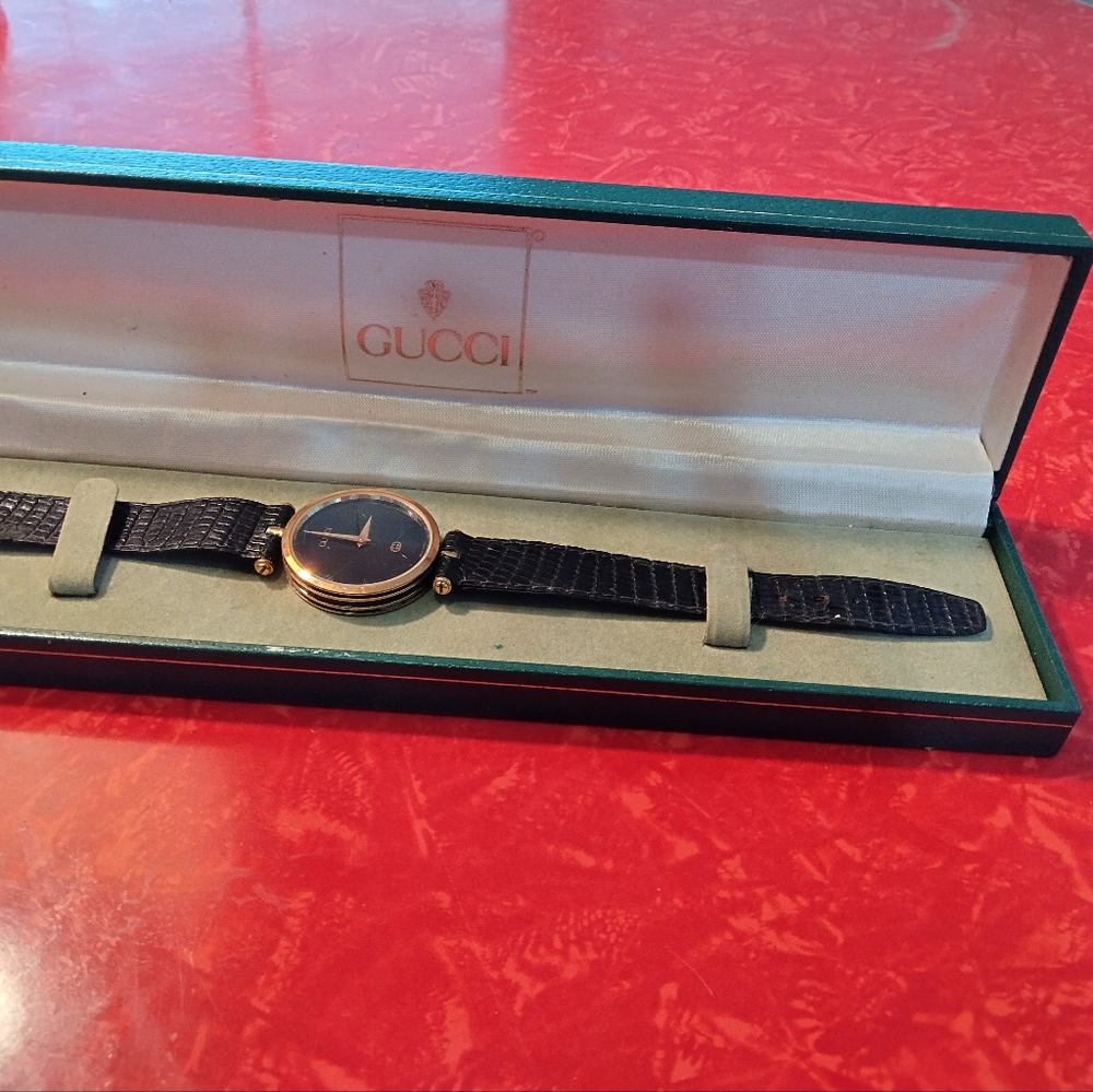 Gucci Vintage Black Gold Trim Women's Watch With Original Box